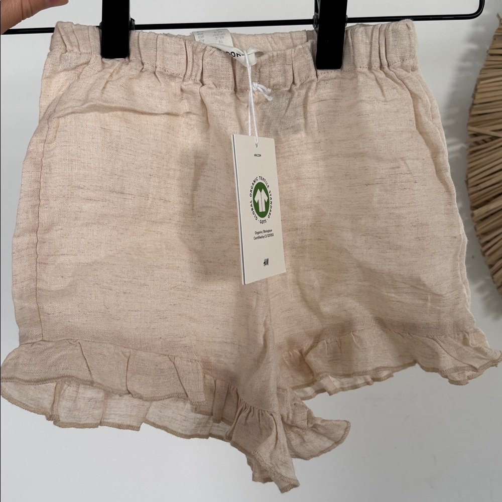 Cream Ruffle Linen Shorts - Picture 5 of 6